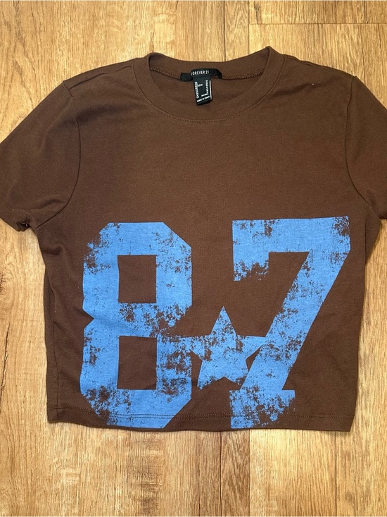 Forever 21 Tops - Forever 21 Junior Brown Tee with Blue '87' Graphic